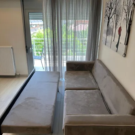 Lux Palace Apartament Tríkala